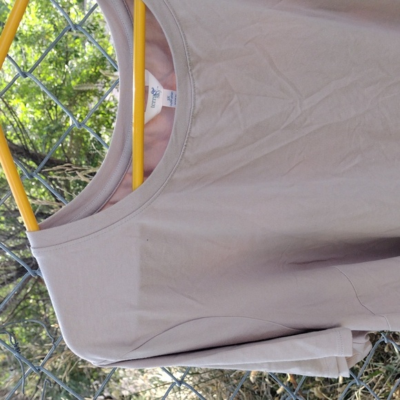 Dress - Picture 2 of 8